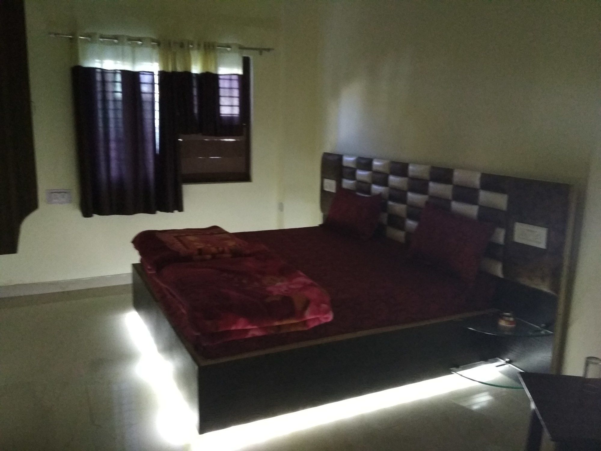 Hotel Pragati Palace Mathura Esterno foto