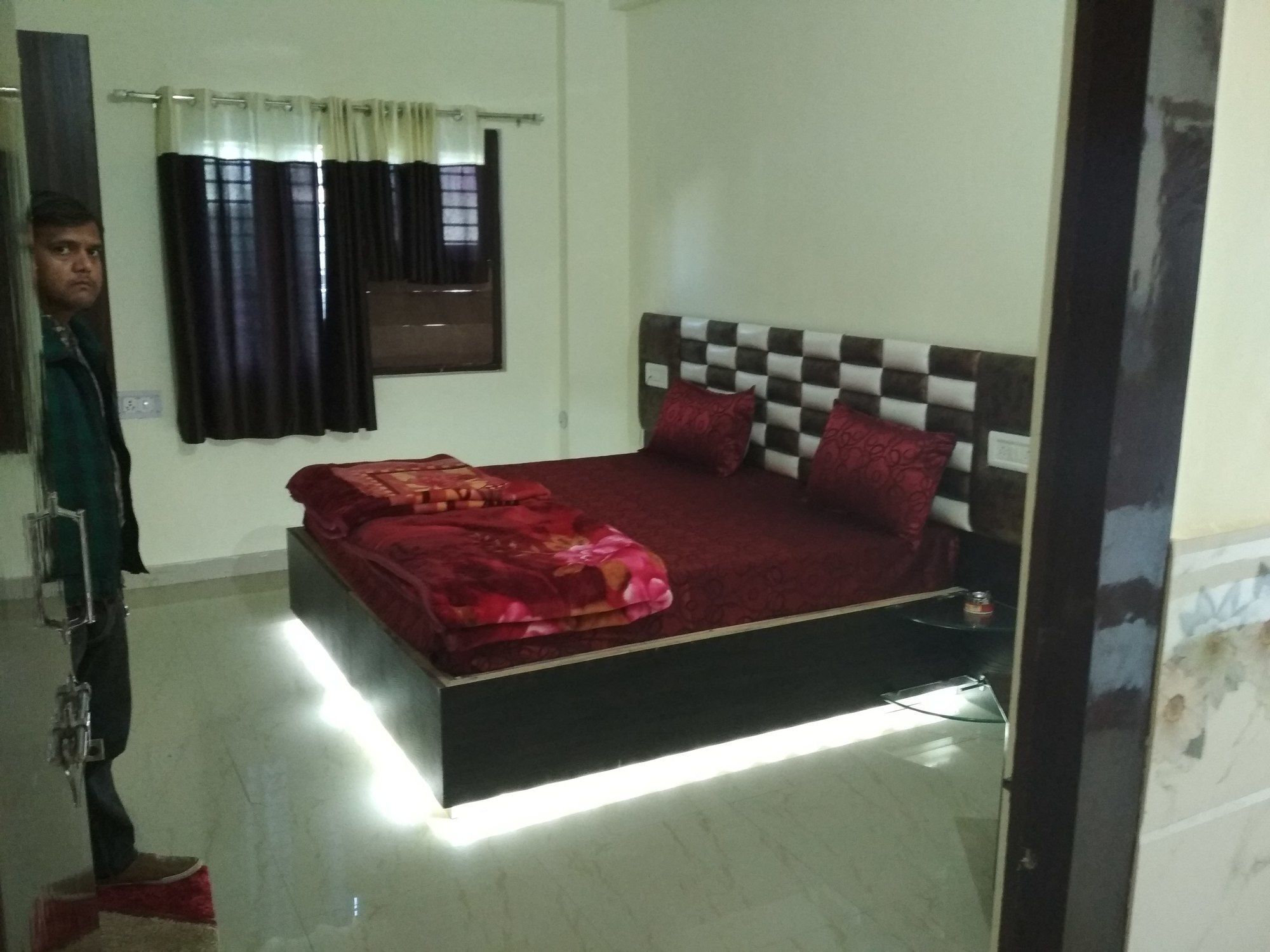 Hotel Pragati Palace Mathura Esterno foto