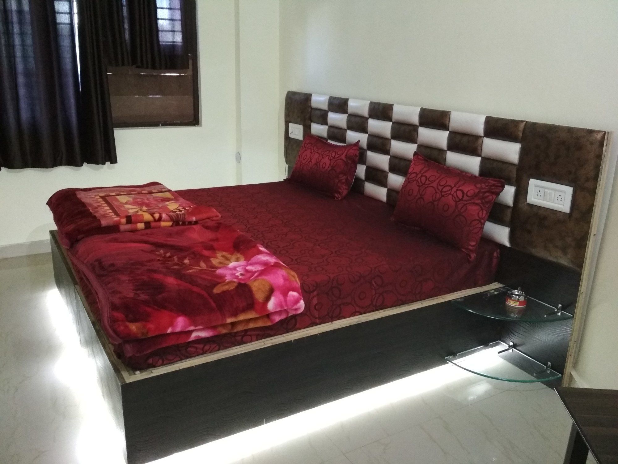 Hotel Pragati Palace Mathura Esterno foto